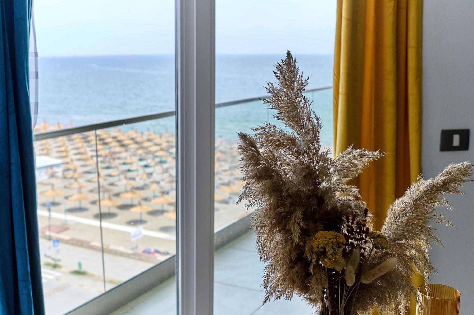 Paradise Sea View 2Bd Apt Spa N Pools Beach Resort Năvodari Exterior foto